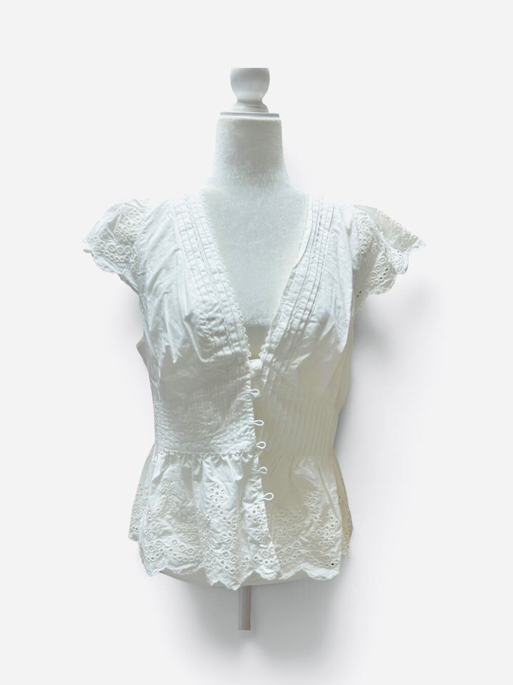 Farm Rio white Eyelet current season white lace blouse size L